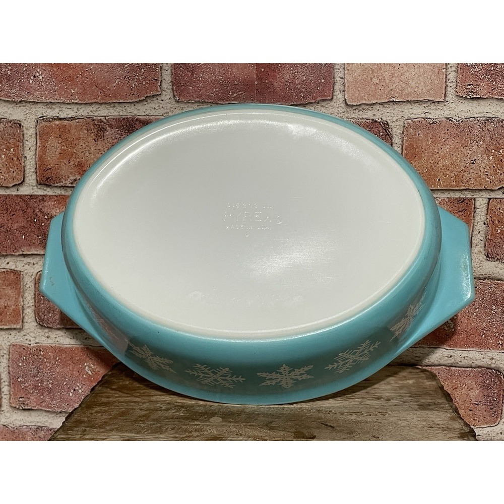 Vintage Pyrex Casserole Baking Dish Turquoise Snowflake 1-1/2 Qt 043 Oval No Lid - Picture 6 of 9